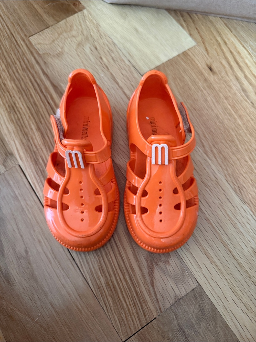 Mini Melissa Bright Orange Kids Jelly Sandals with Buckle Strap, size 8